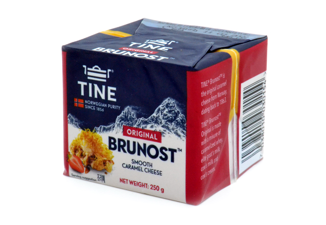 TINE BRUNOST ブラウンチーズ オリジナル(旧スキクィーン)【ホエー混乳チーズ/ノルウェー】